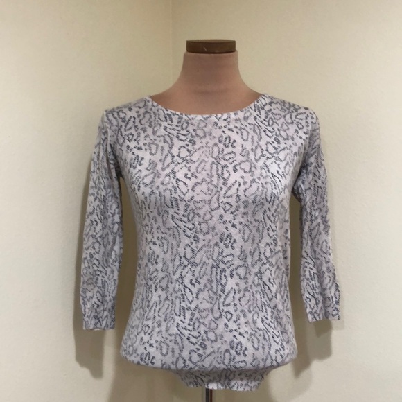 Joie Sweater Size XS Cream Beige Reptile Snake Skin Print - Picture 2 of 11